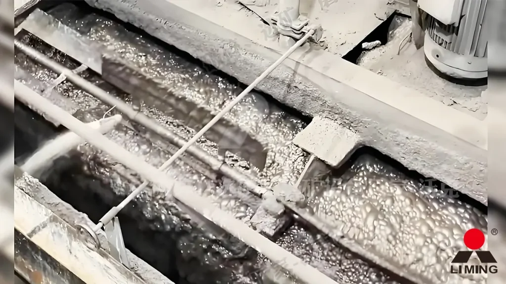 Industrial froth flotation cells extracting copper concentrate from ore slurry